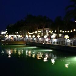 Restaurant mit Hotelsteg
