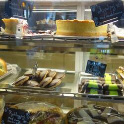 Allerlei Leggeres gibt es im Café Zenit