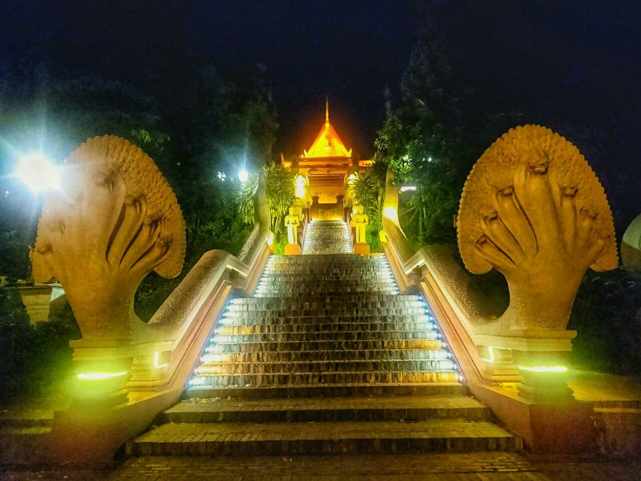 Wat Phnom bei Nacht