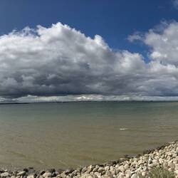 Der Provincial Park bietet auch einen schönen See mit Strand und Picknik-Tischen