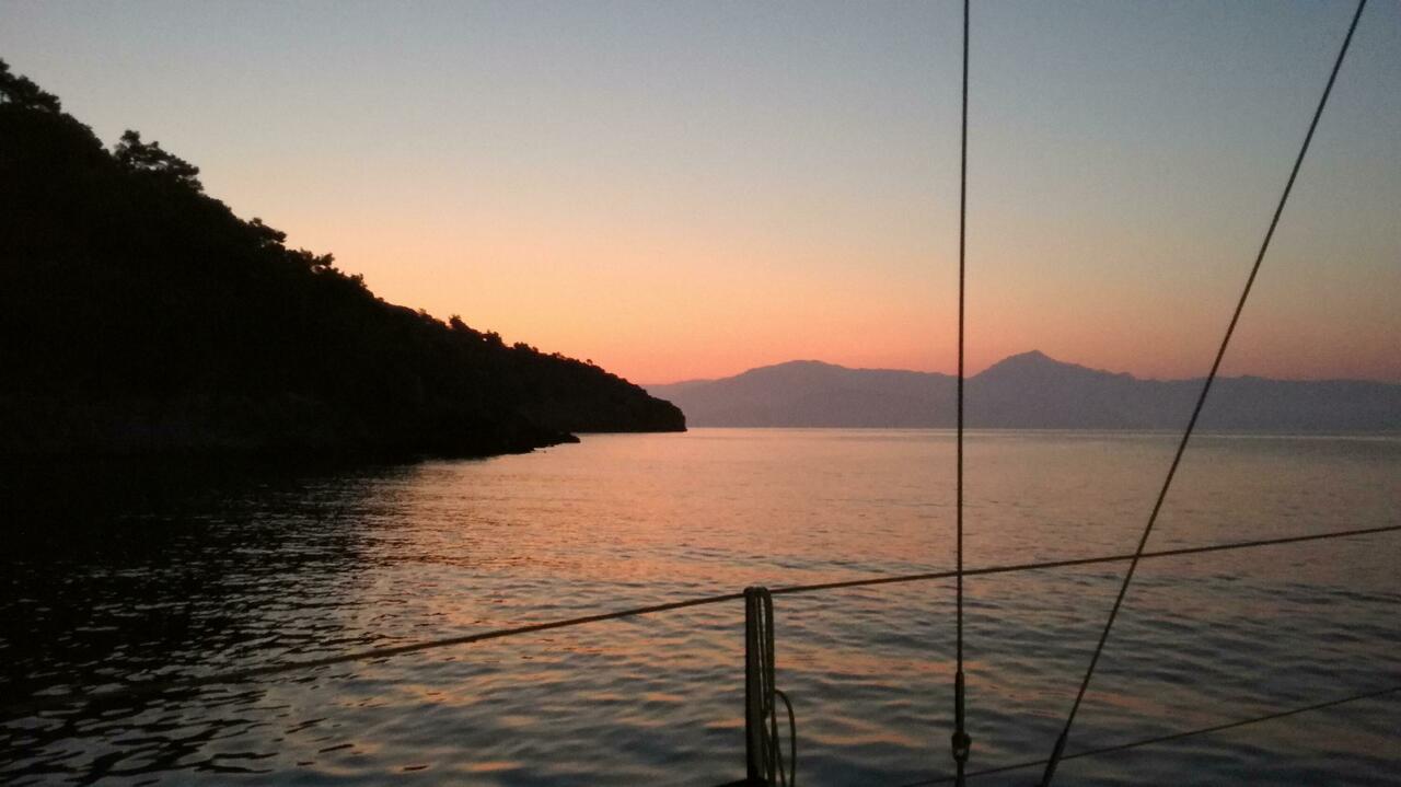 Sonnenaufgang nach einer ruhigen Nacht