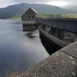 Llyn Trawsfynydd dam showing water 5-6' below spillway