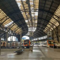 Barcelonas historischer Kopfbahnhof. Natürlich nicht so schön wie der Leipziger Hbf. 😉