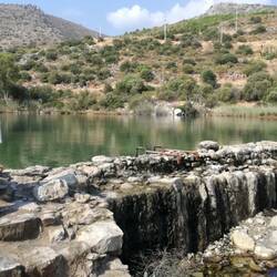 Süßwassersee, dessen Wasser ins Meer mündet