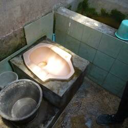 Jeder Toilettengang eine Mutprobe