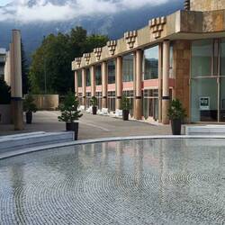 Bad Reichenhall - Theaterbau vor der Tourist Information