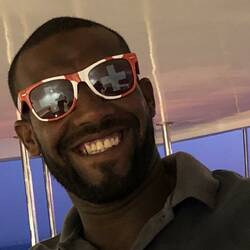 wir machen Habibi glücklich mit einer "Schweizer Sonnenbrille" Cool Man !