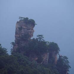 Der Fels wird als "Frau mit Blumenkorb" bezeichnet