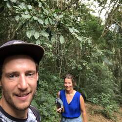 Wanderung durch den Regenwald