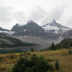 Mt. Assiniboine in Wolken