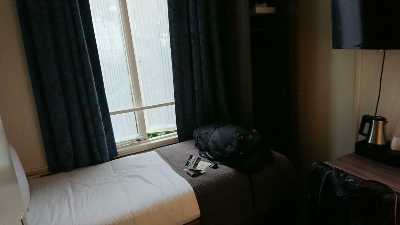 Now THAT is a hotel to room