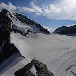 Mönch mit Wanderweg zur Mönchsjochhütte