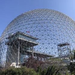 Biosphere. Coole Architektur, Umweltmuseum. Man hätte aber 8$ pro Stunde Parken bezahlen müssen 😮