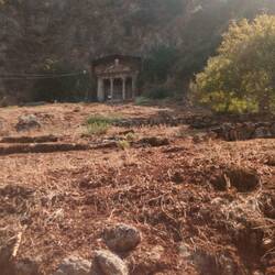 Uralte Felsengräber in Fethiye