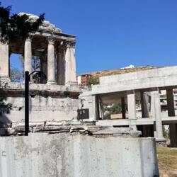 Das Mausoleum in Milas steht inmitten einer Baustelle