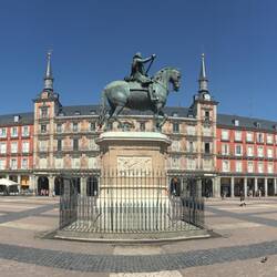 "Plaza Mayor" mit Statue König Philipp III.