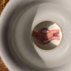 ....mit einer tiefblickenden Überraschung