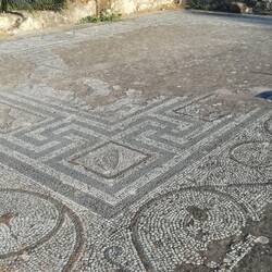 Schönes Mosaik im Museumspark