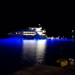 Luxusyacht mit Einhornparade