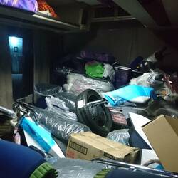 Effektiver Transport beim Busfahren in Myanmar