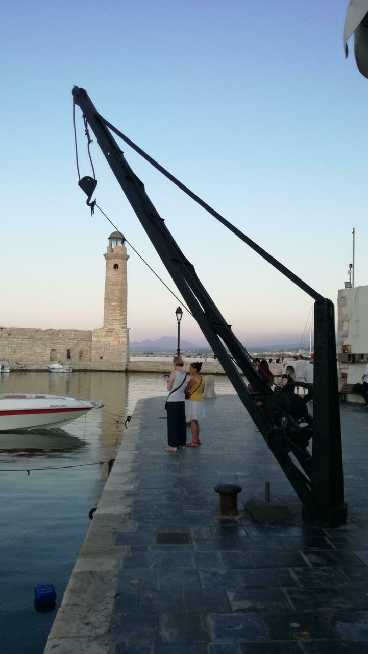 Leuchtturm am venezianischen Hafen