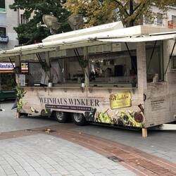 A portable wine bar - Canada needs some of these!