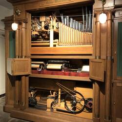 LOUD musical cabinet - no volume control!