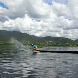 Ein "richtiger" Fisherman beim Fische aufscheuchen