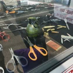 Schade, ich wollte meine Granate unbedingt mitnehmen. ☹