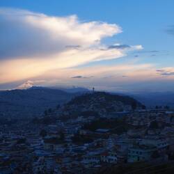 Welch bezaubernder Blick von der Terrasse auf die Quito
