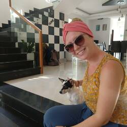 Pirat und ich warten aufs Taxi