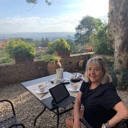 Petit dejeuner sur la terasse