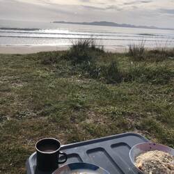 Frühstück am Campingplatz