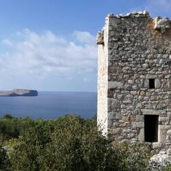 Zumindest eine Turmhaus-Ruine entdeckt