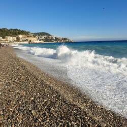 Der Strand von Nizza. Nix mit Sandburgen bauen.