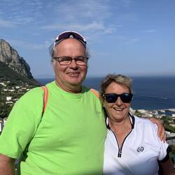 Arrivée á Capri par funiculaire
