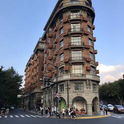 Das "Flatiron Building" von Shanghai
