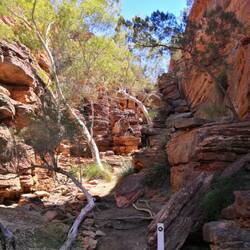 Man beachte den Wegweiser - klettern war angesagt 😅