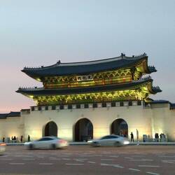 Porte du palais de Gyeonkbokgung, devant laquelle ont toujours lieu des manifestations