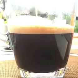 Highlight am Morgen: 'Milchsturm' im Espresso-Glas ...hmmmm😋