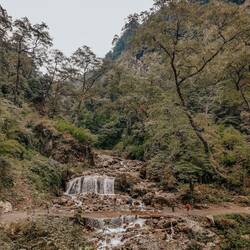 Wasserfall den wir überqueren müssen