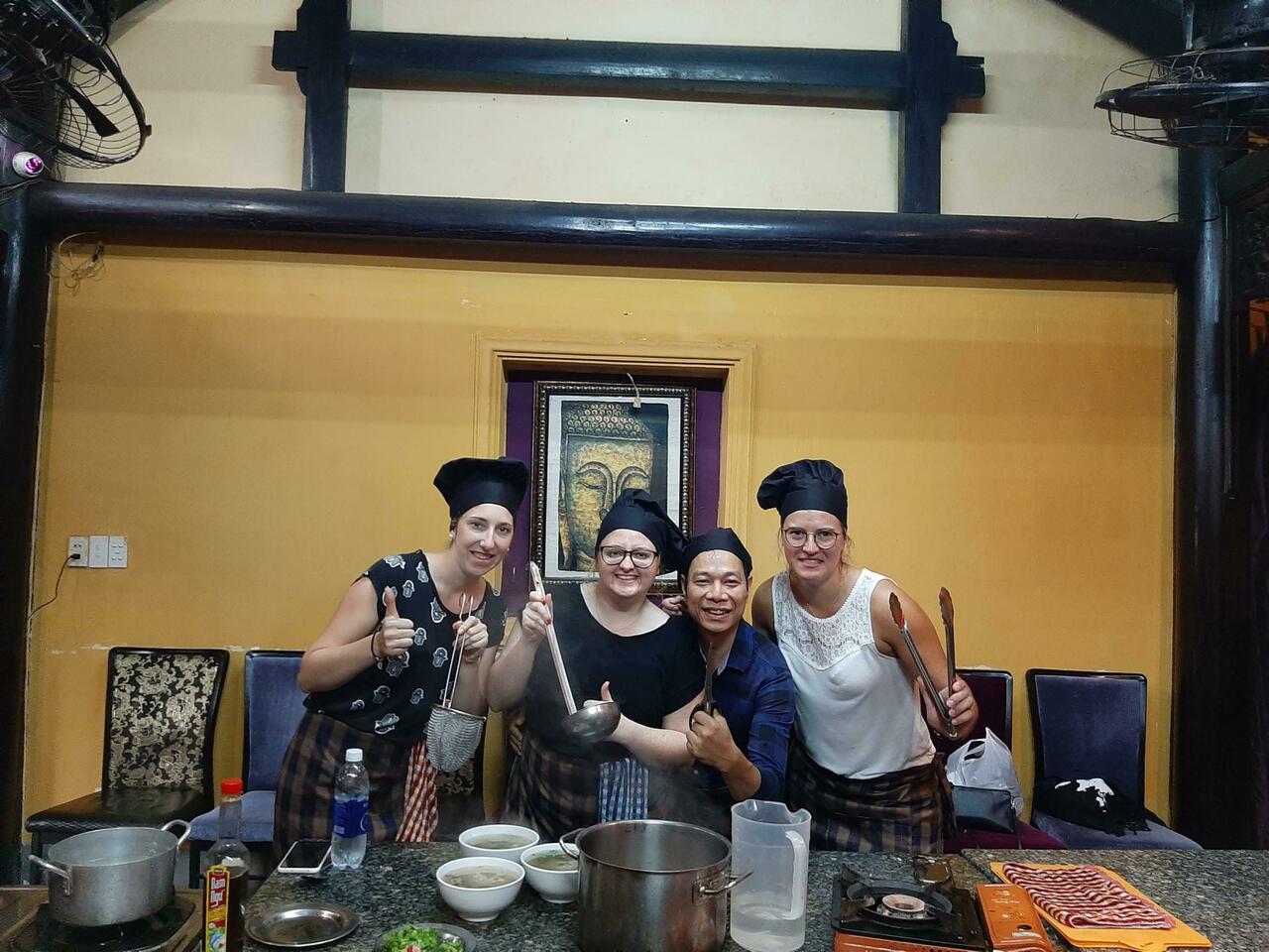 Katja, Stephanie, Chef Hi and Lucie at the Green Mango Cooking Class