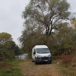 Unser Platz am Fluss Mariza Nähe der Stadt Plowdiw