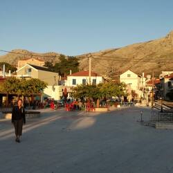 Palairos' Hauptplatz