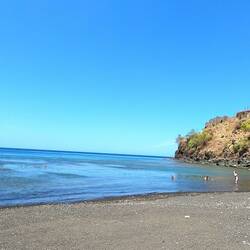 Jemeluk Beach