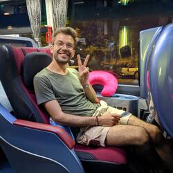 Im Nachtbus (sieht gemütlicher aus als es war)