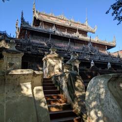 Der Tempel "Shwenandaw"