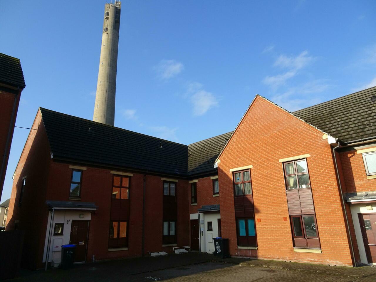 83 Far End, Northampton: Der mittlere Eingang führt zur Wohnung von Chris.