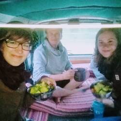 Abendbrot mit Tobi im ausgebauten Sprinter 😁