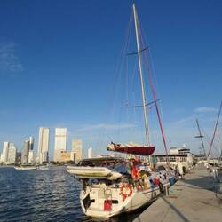 'La Gitanita' vor Cartagena's Skyline